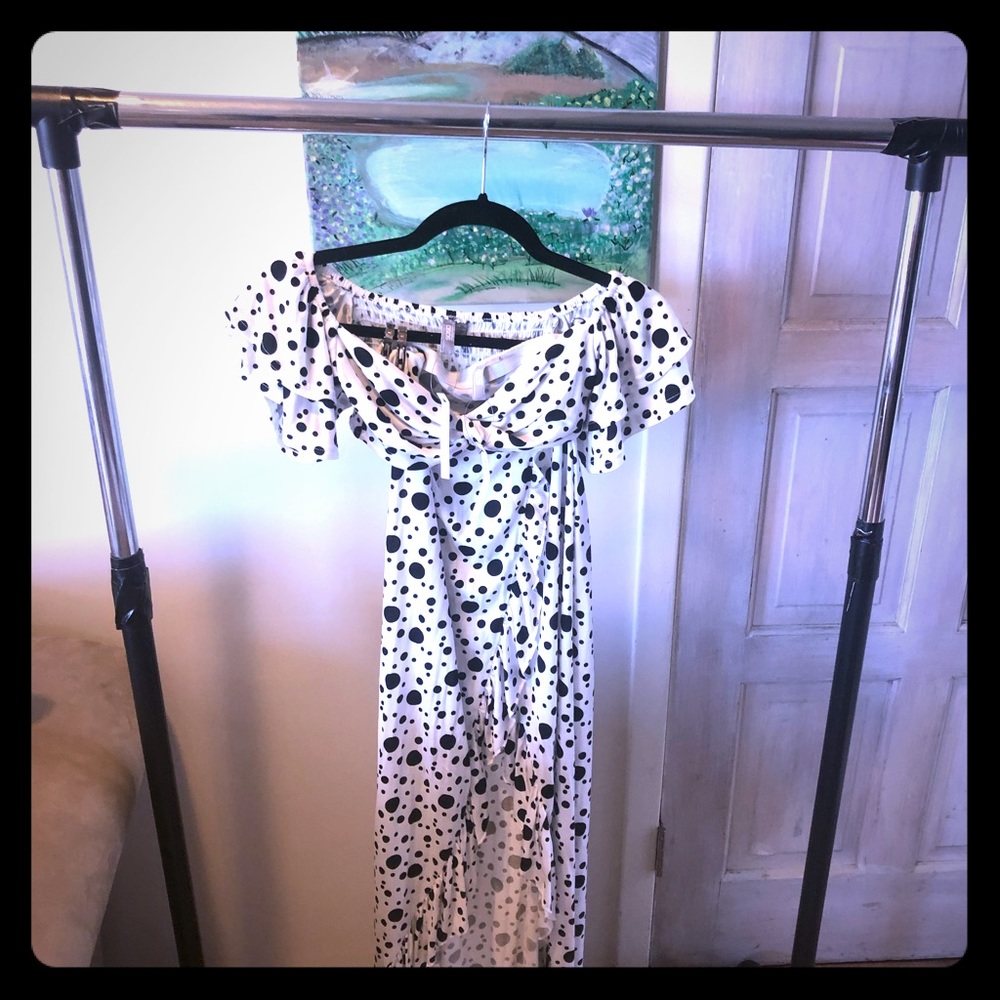 Crop top with skirt . Never worn tags on